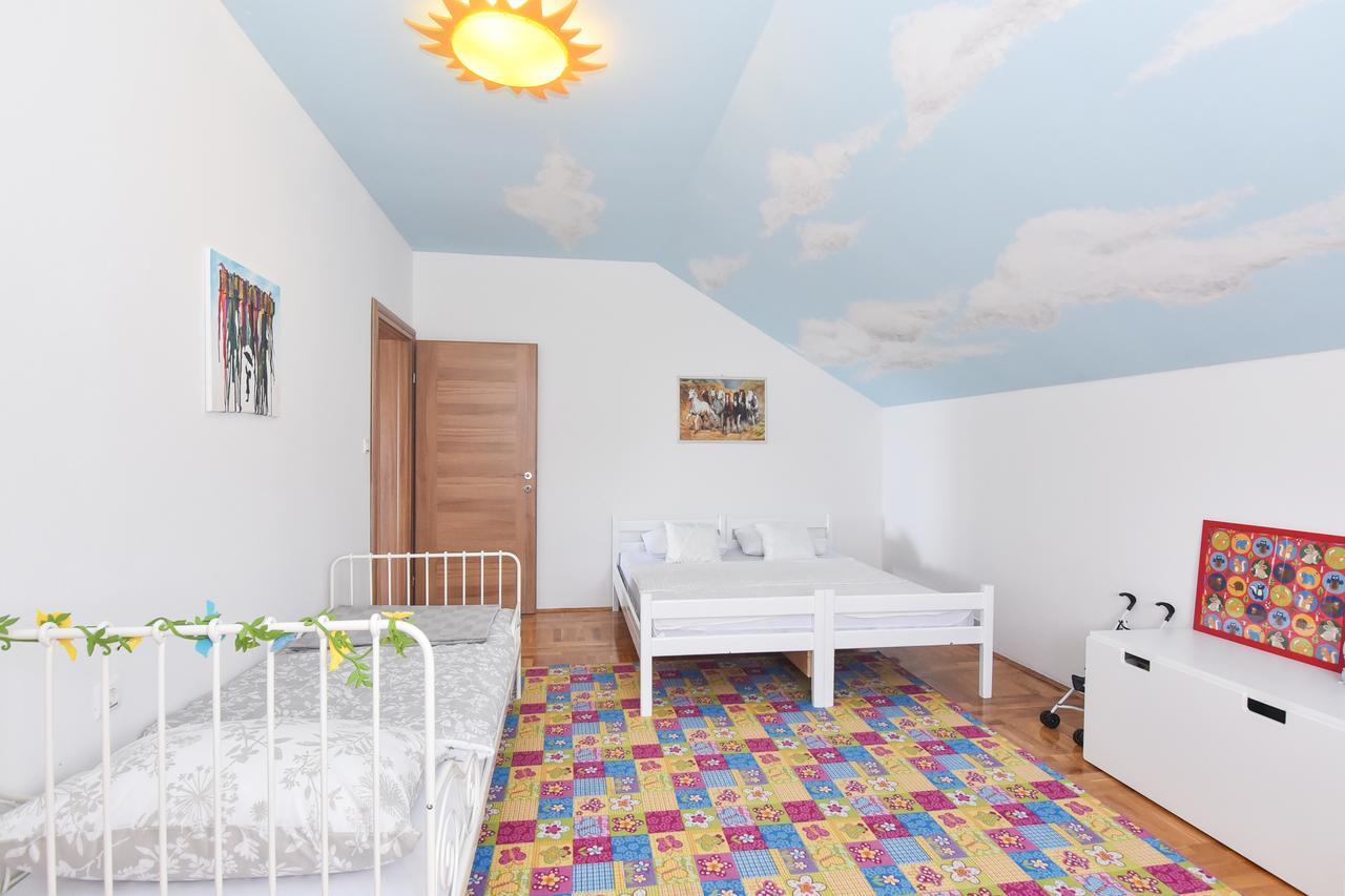 Apartment Larisa Gornji Karin Luaran gambar