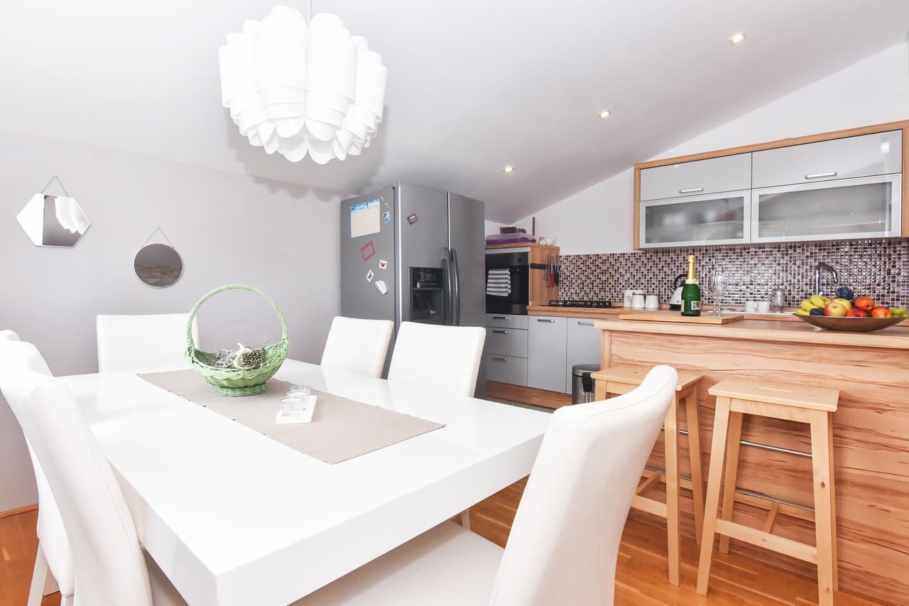 Apartment Larisa Gornji Karin Luaran gambar